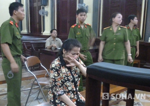 Bị cáo Hom Kosal kêu bị trai lạ lừa xách hộ gần 5 kg ma túy vào Việt Nam