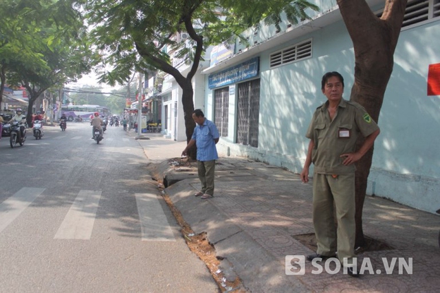 Khi dân phòng khu phố 7 ra đến nơi thì chỉ còn thấy tóc rơi trên mặt đường