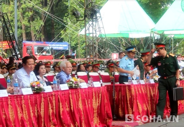 Ông Lê Hoàng Quân chủ tịch UBND TP.HCM tham dự khai mạc buổi tổng diễn tập