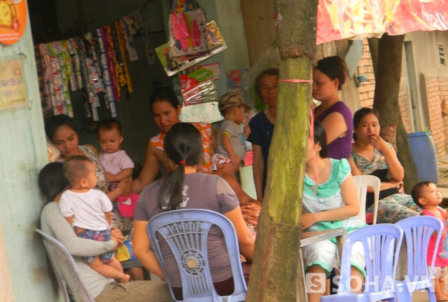 Người ở khu phố 6, phường Linh Trung, quận Thủ Đức (TP.HCM)cảm thấy căm phẫn, bàng hoàng trước hành động dã tâm của bảo mẫu Nhờ