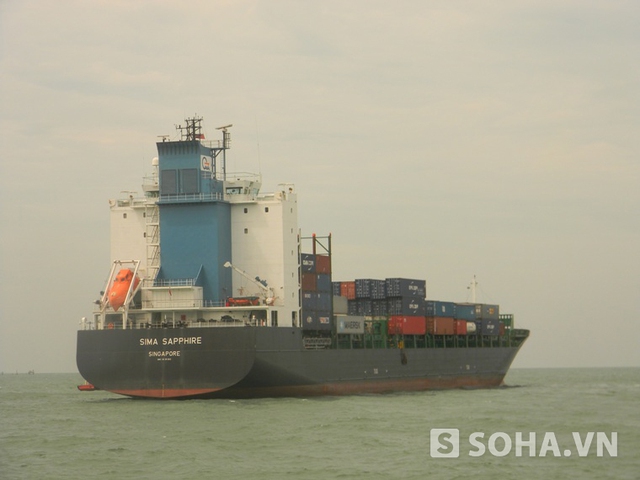 Tàu Sima Sapphire đang neo đậu ở cảng container Cái Mép.