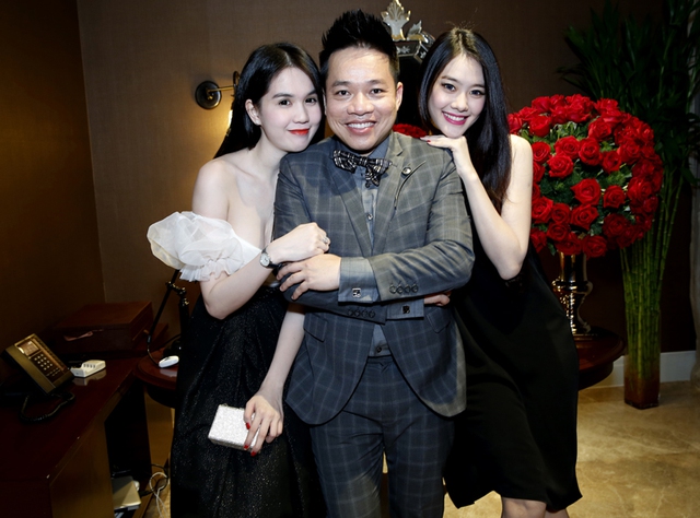 	Ngọc Trinh và Linh Chi thân thiết với doanh nhân Huy Cận.