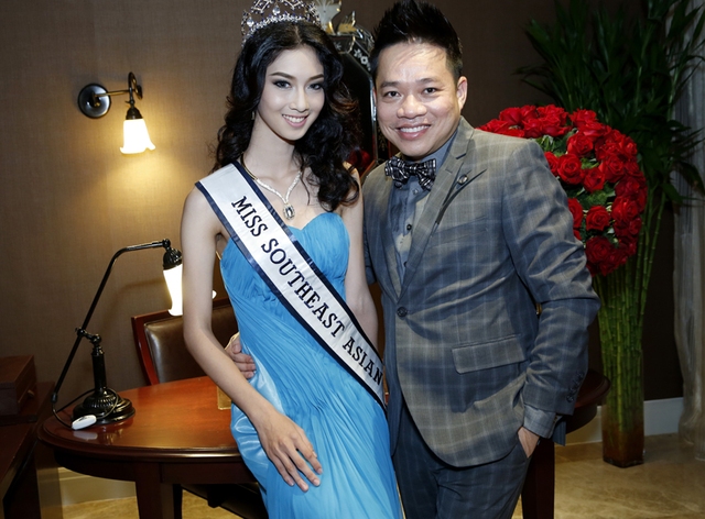 Ngọc Trinh 'chân ngắn' nhưng không lép vế trước Hoa hậu Hoàn Vũ Thái Lan