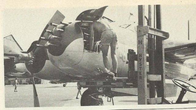 Máy bay B-26 tại Congo, nó được trang bị 8 khẩu 12.7mm và 18 rocket