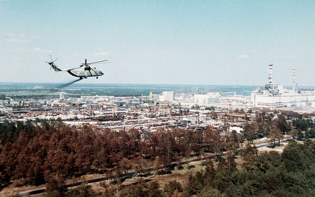 Rất nhiều trực thăng quân sự được huy động để ứng cứu Chernobyl