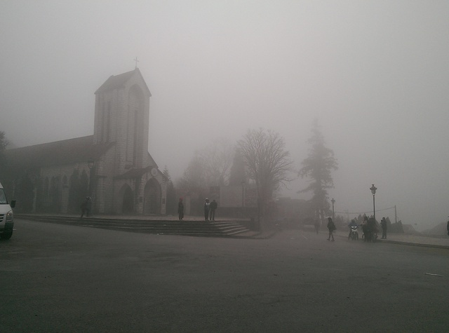 
	Vài ngày trước đó, sương mù ở Sapa rất dày.
