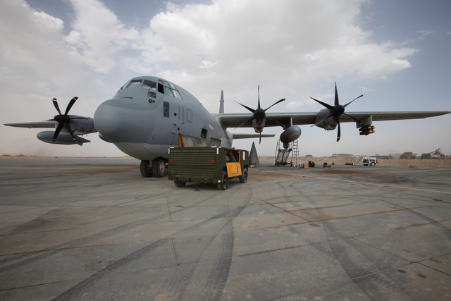  	Tại sân bay Tacloban (Philippines), hiện đã có 2 máy bay vận tải quân sư KC-130J với khả năng chuyên chở 19 tấn hàng hóa, đang cung cấp hàng cứu trợ và dọn dẹp mở đường cho các máy bay và trực thăng đến sau.