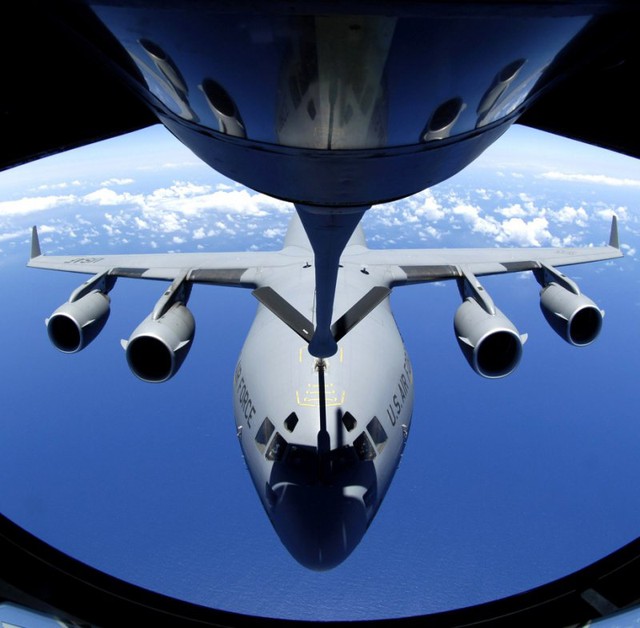 Boeing KC-135: “Mẹ” của các siêu chiến cơ trên bầu trời