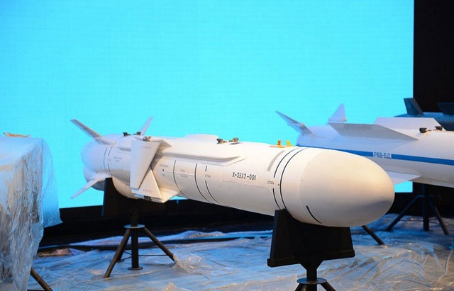 Việt Nam sẽ sớm trang bị những tên lửa diệt hạm cực mạnh Kh-35EV (Ảnh minh họa)