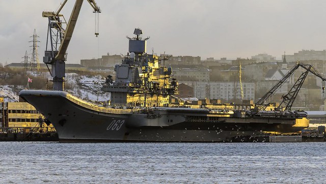 Tàu sân bay Đô đốc Kuznetsov của Hải quân Nga.