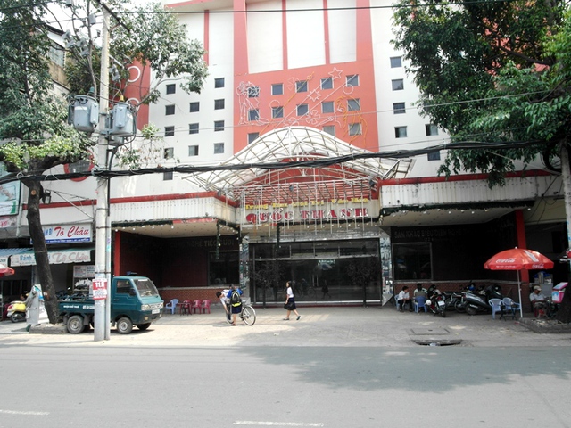 Trung tâm Giải trí - Văn hóa Quốc Thanh của ông bầu Phước Sang nằm trên đường Nguyễn Trãi, Quận 1, TP.HCM.