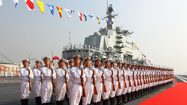 Thủy thủ trên tàu sân bay Liêu Ninh