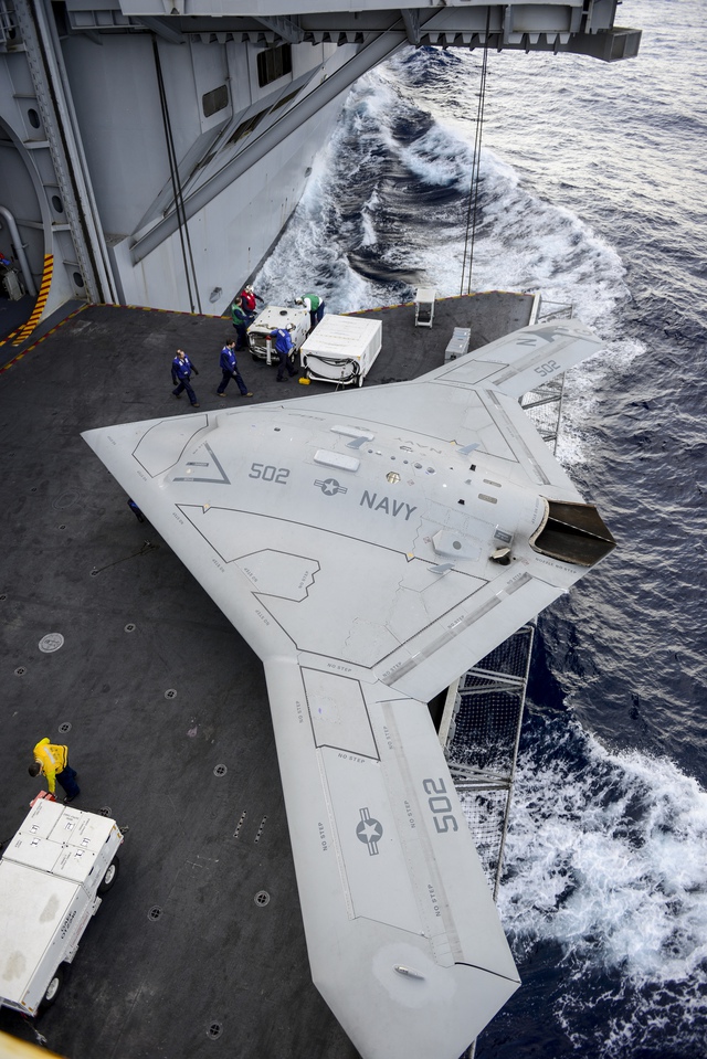 	X-47B trên tàu sân bay Truman.