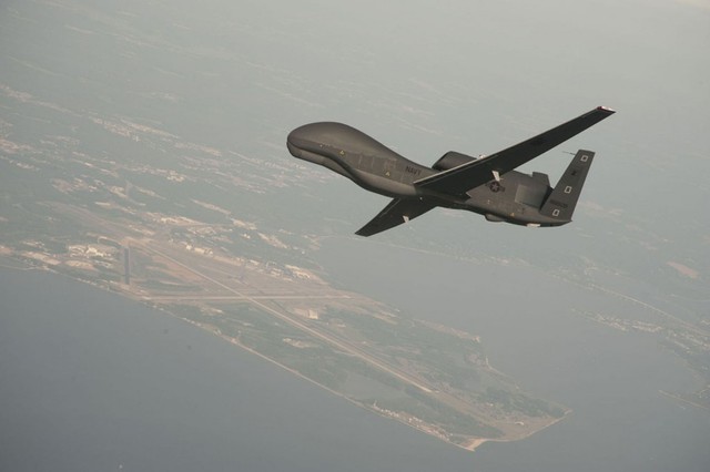 Mỹ sẽ triển khai máy bay không người lái Global Hawk tại Nhật Bản vào mùa Xuân 2013