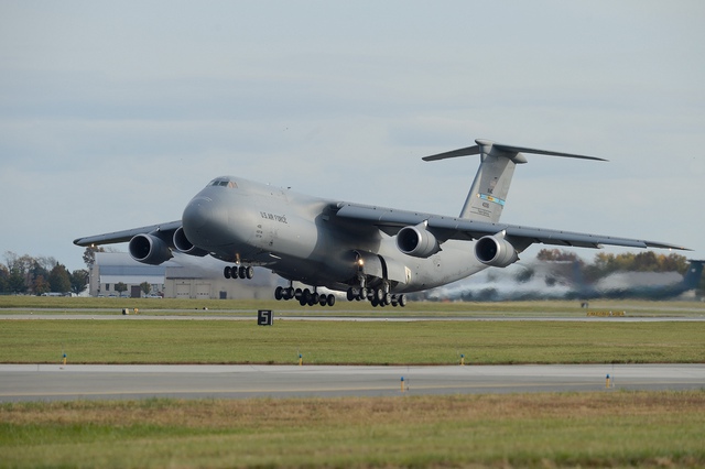 
	Hoạt động trong biên chế không quân Mỹ từ năm 1969, C-5 Galaxy là vận tải cơ lớn nhất của Không quân Mỹ và là một trong những máy bay vận tải lớn nhất thế giới.