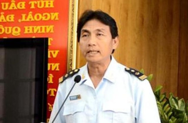 Ông Trần Mã Thông, Phó Cục trưởng Cục Hải quan TP.HCM trả lời báo chí