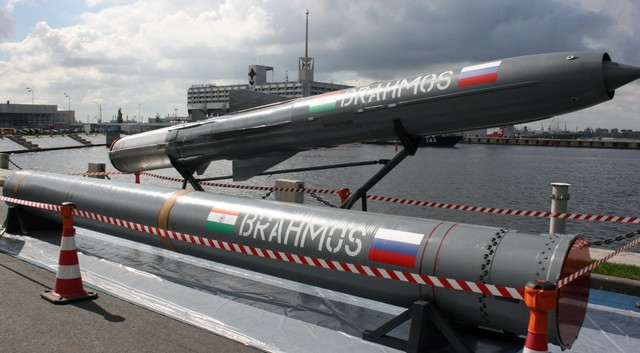 Tên lửa hành trình Brahmos của Ấn Độ có tốc độ gấp 2 đến 3 lần âm thanh.