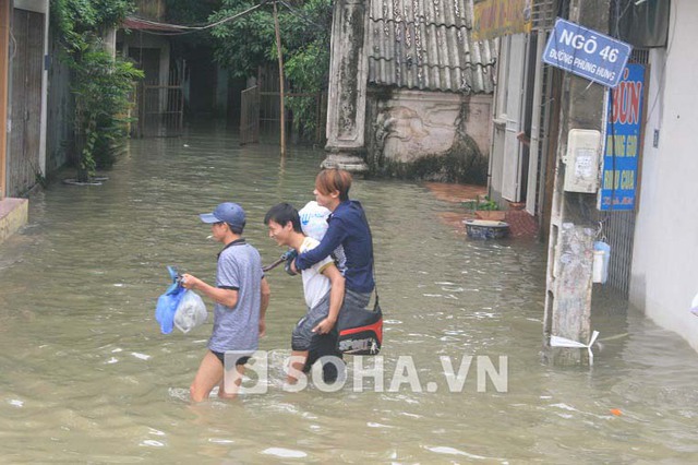 Những hình ảnh ấn tượng ghi lại tại hiện trường.