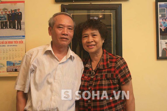 Ông Tân cùng vợ trong ngôi nhà ở đường Nguyễn Khuyến.