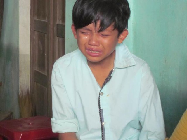
	Em Võ Văn Thích (con trai anh Võ Văn Nam) đau đớn khi bị mất người em trai