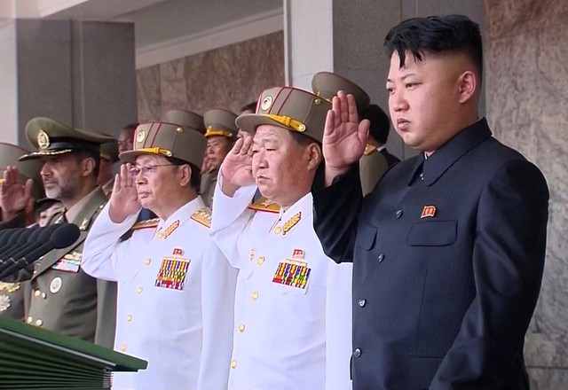 Chủ tịch Kim Jong-un trên khán đài