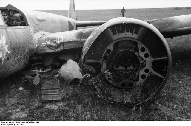 Chiếc Ju-88 bị Lydia bắn hạ tại Staligrad.