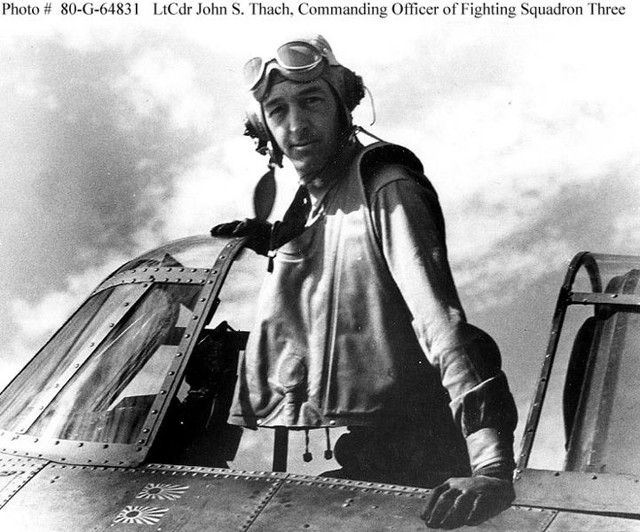 John Lucian Smith trên chiếc máy bay của mình vào ngày 26-8-1942