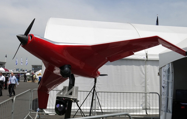 Một mẫu máy bay trinh sát không người lái của công ty SI Schweitzer .