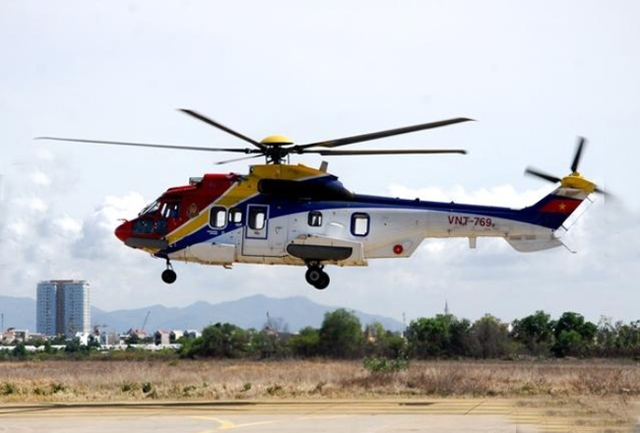 Trước đó, công ty đã tiếp nhận 2 chiếc EC-225 từ Eurocopter vào năm 2009. Hiện tại số máy bay này đã bàn giao cho phía Hải quân Nhân dân Việt Nam quản lý, khai thác, sử dụng cho nhiệm vụ tuần tra biển, tìm kiếm cứu hộ cứu nạn. (Trong ảnh: Trực thăng EC-225 - Ảnh Trọng Thiết)
