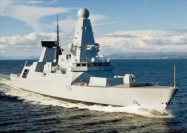 Xét về tính năng HMS Daring (D32) hoàn toàn không kém mấy so với chiến hạm trong tương lai DDG1000 của Mỹ, tuy nhiên giá thành lại ít hơn rất nhiều.