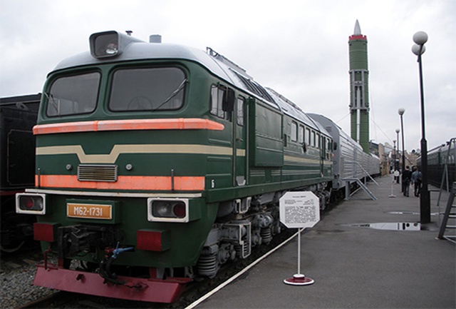 Đến năm 1999, quân đội Nga có tất cả 3 sư đoàn, trong đó có 4 trung đoàn với 36 hệ thống phóng tên lửa RT-23 (SS-24 Scalpel).