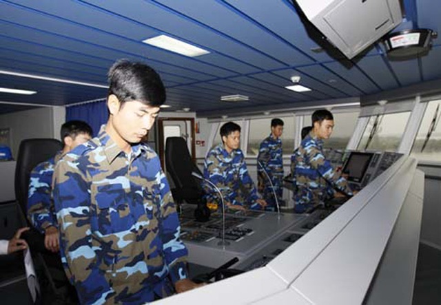Việc ra đời Cục CSB có ý nghĩa quan trọng, mở đầu cho thời kỳ xây dựng và phát triển một lực lượng chuyên trách của Nhà nước, làm nòng cốt trong quản lý an ninh trật tự, an toàn và bảo đảm chấp hành pháp luật trên các vùng biển, thềm lục địa của Tổ quốc. (Trong ảnh: Trong buồng điều khiển, chỉ huy của một tàu CSB hiện đại mới được đưa vào sử dụng)