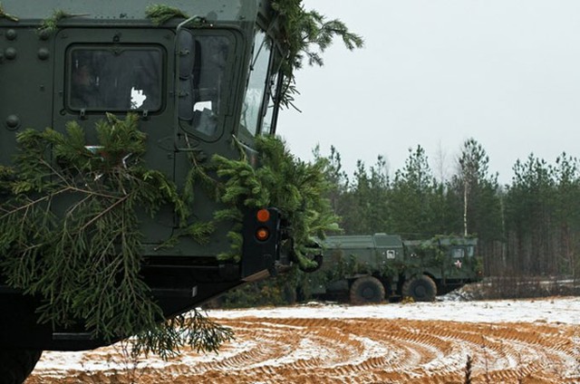 Bộ trưởng Quốc phòng Nga Sergei Shoigu tuyên bố: “Chúng tôi sẽ triển khai tên lửa Iskander-M ở nơi chúng tôi muốn” và khẳng định, việc triển khai này không xâm phạm bất cứ thỏa thuận hay hiệp định quốc tế nào.