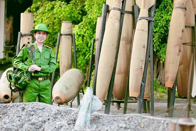 Long Nhật làm bộ đội