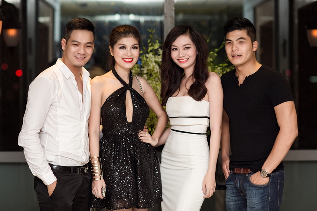 Người đẹp Hoa hậu Thế giới người Việt ăn mặc trễ nải