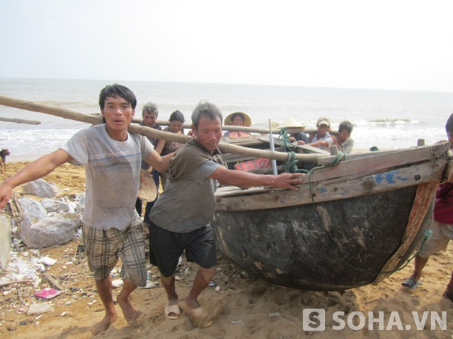 Người dân miền Trung quay cuồng chuẩn bị ứng phó với siêu bão