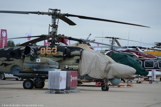 Trực thăng tấn công đa năng Ka-52 Alligator.