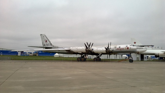 Máy bay ném bom chiến lược Tu-95MS.