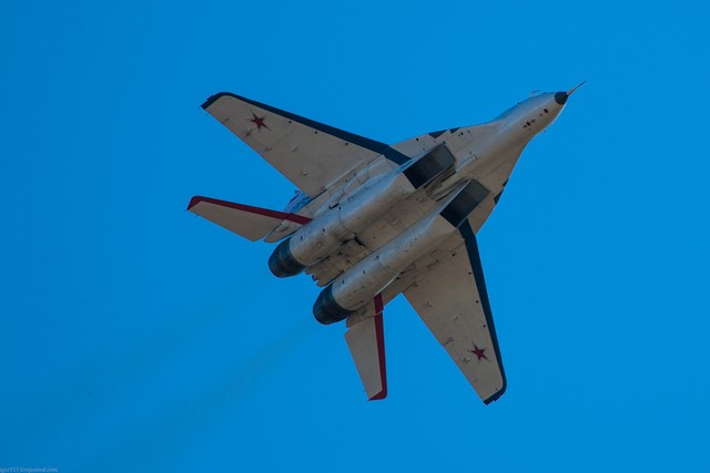 Cận cảnh huấn luyện chiến đấu cơ MiG-29UB