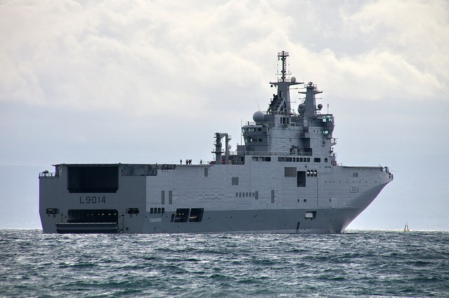 Phải mua tàu đổ bộ Mistral của Pháp là dấu hiệu cho thấy sự tụt hậu về một số lĩnh vực công nghệ quân sự của Nga