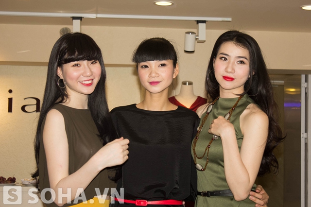 	Chị em Huyền Thư - Thư Huyền và người mẫu Hạ Vy cũng góp mặt trong sự kiện này.