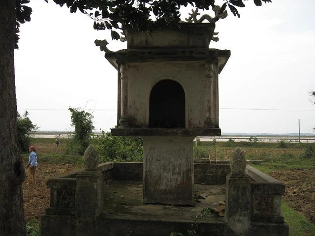  	Đường vào ngôi nhà lưu niệm của Đại tướng ở làng An Xá.