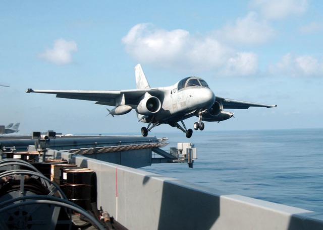 Máy bay Lockheed S-3 Vikings.