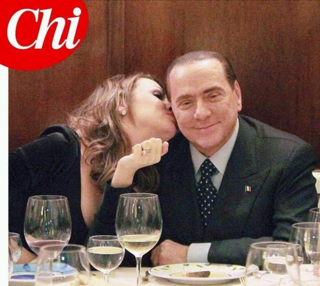  	Silvio Berlusconi hết mực ca ngợi tình trẻ