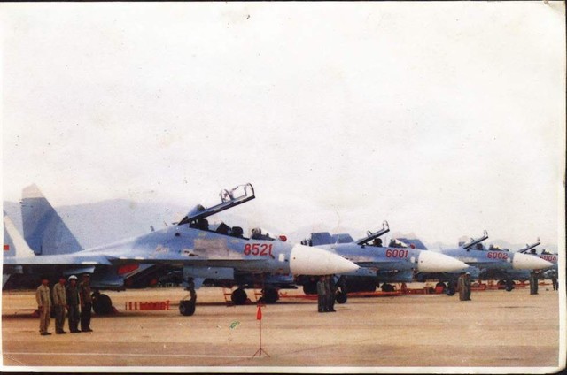 Đội hình tiêm kích Su-27 của Không quân Nhân dân Việt Nam