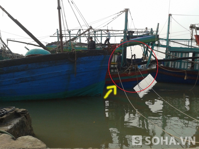 
	Tàu cá gặp nạn (khoanh tròn màu đỏ có mũi tên) đã được lai dắt thành công về cảng Tân An (An Hòa, Quỳnh Lưu, Nghệ An)