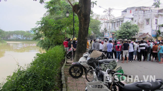 
	Đoạn sông An Cựu, nơi tiếng động lạ phát ra và cơ quan công an đã vớt được chiếc xe máy cùng thi thể nữ sinh.