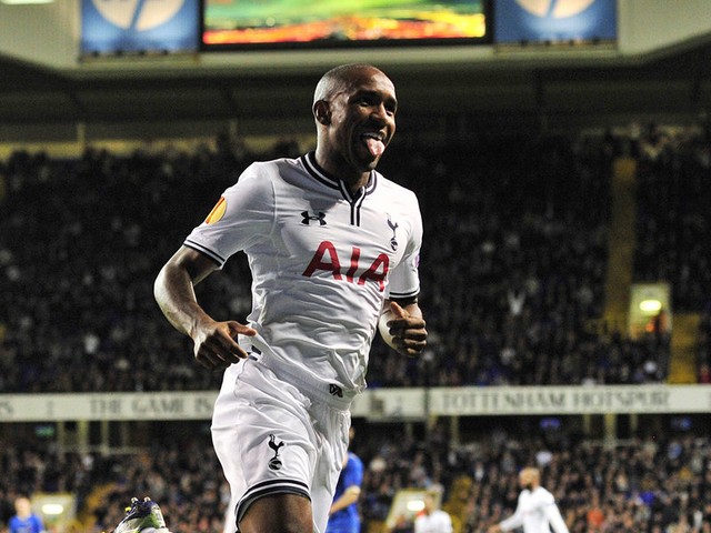 	Defoe chính thức tiến vào Ngôi đền huyền thoại của Tottenham