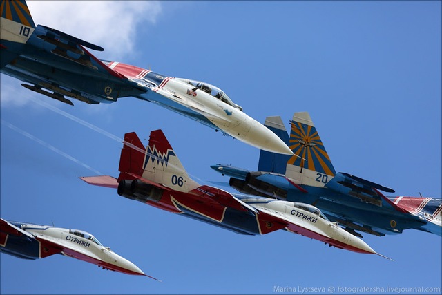 Màn trình diễn ấn tượng của Su-T-50, Su-35SM, Mi-28N tại MAKS 2013