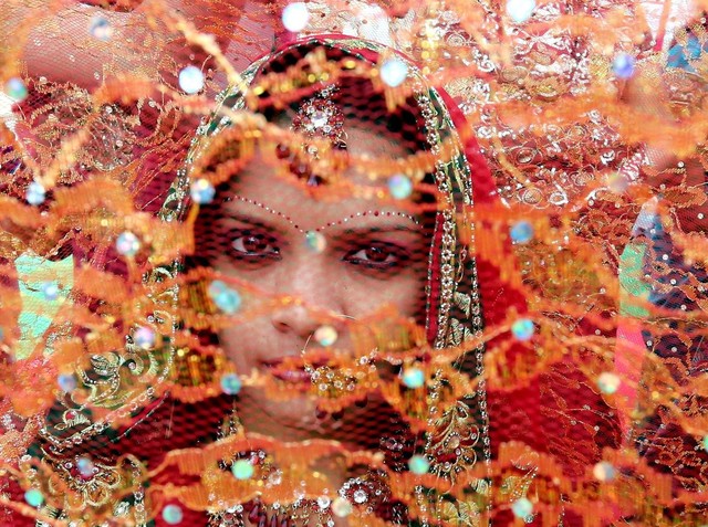 Một cô dâu tham gia lễ cưới tập thể ở Bhopal, Ấn Độ.